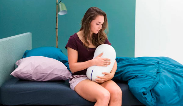 Робот-подушка Somnox поможет вам лучше спать по ночам